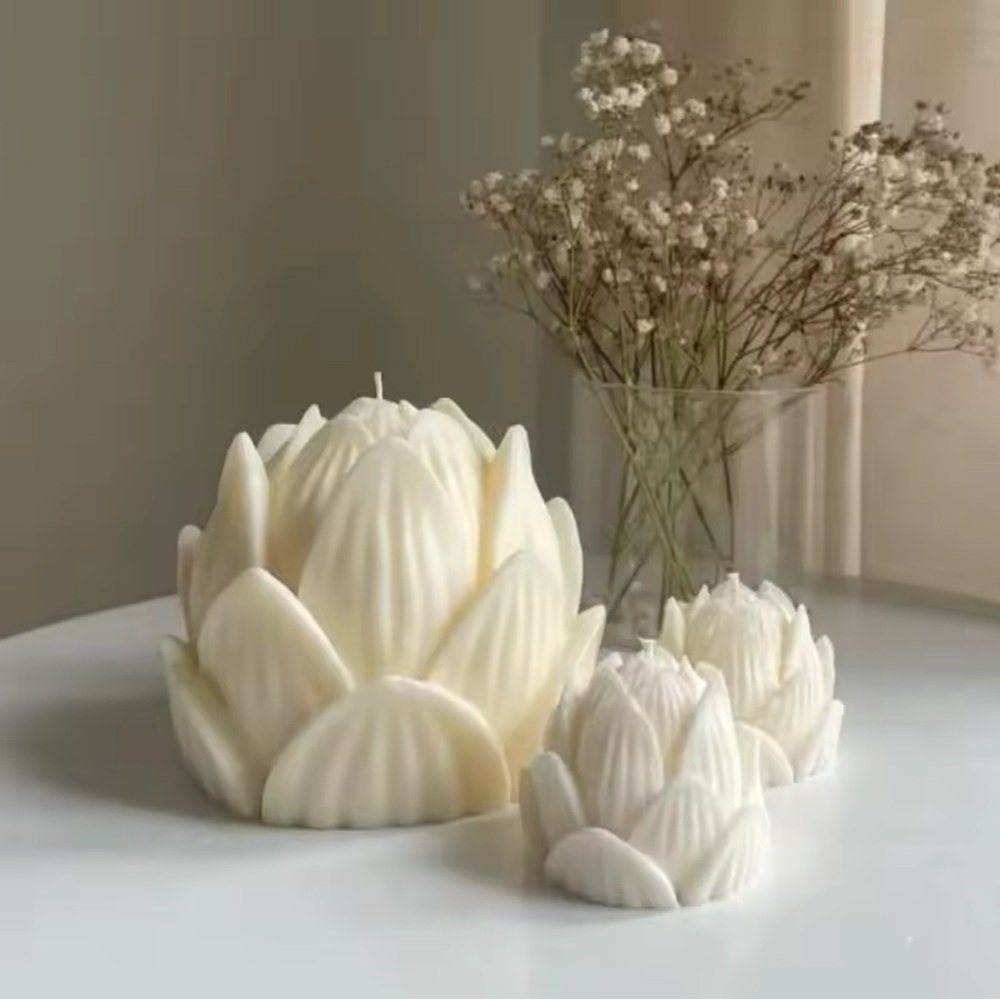 Lotus pillar candles